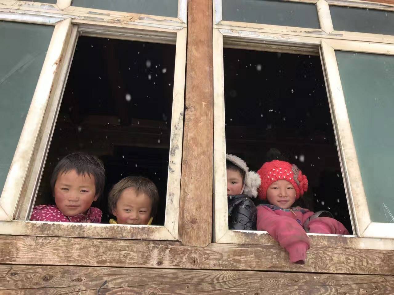 长沙贺亮影视制作有限公司公益回顾丨家国同欢月同圆 温暖满载甘孜州(图9) 长沙贺亮影视制作有限公司公益回顾丨家国同欢月同圆 温暖满载甘孜州(图9)